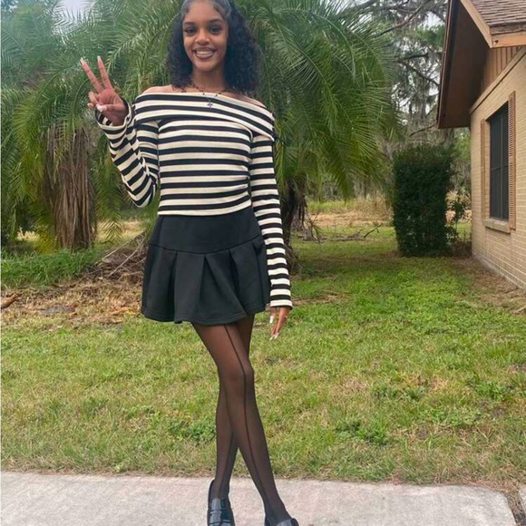 Striped Off The Shoulder Lace Up Side Tee - Picture 8 of 9